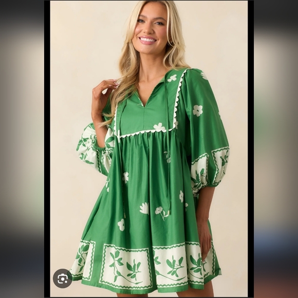 entro Dresses & Skirts - Entro NWT Glorious Green Babydoll Dress Stamped Floral Spring Mini Sz 1X